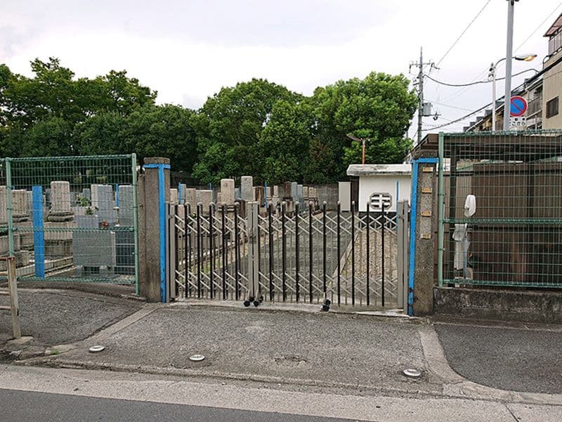 巽東墓地