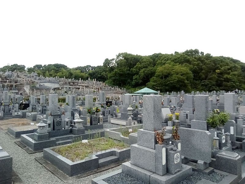 公営　黒鳥墓地