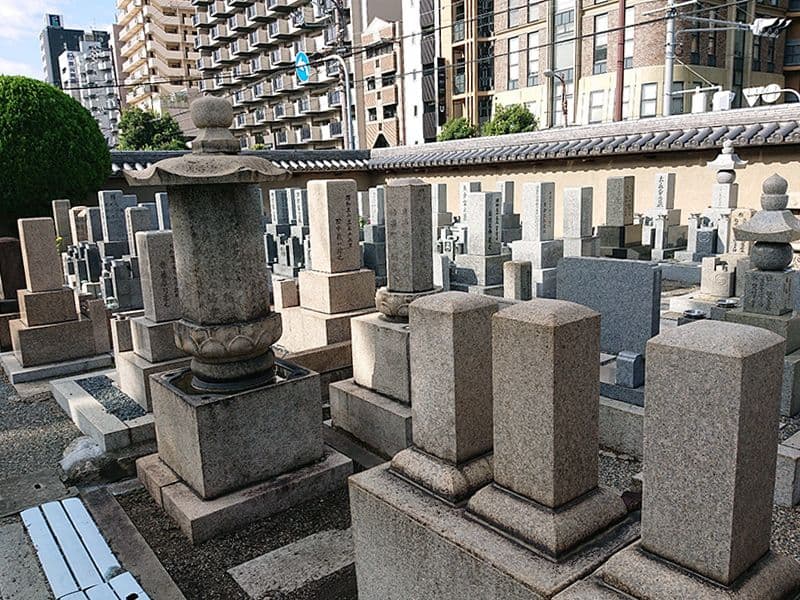 源聖寺墓地
