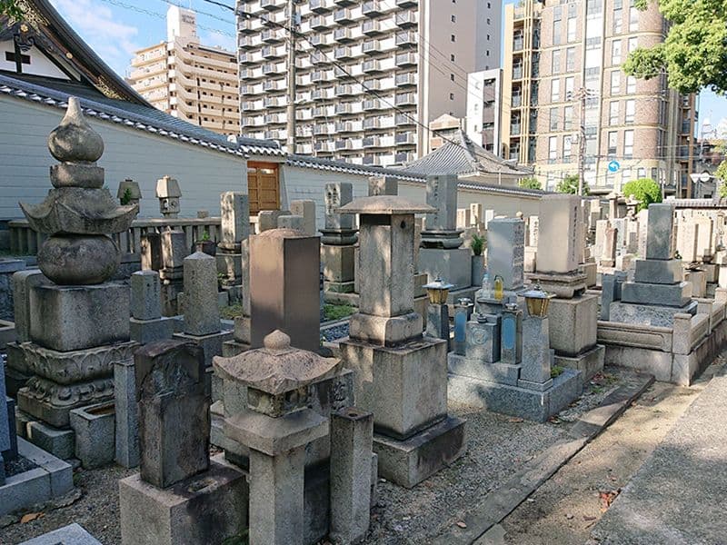 源聖寺墓地