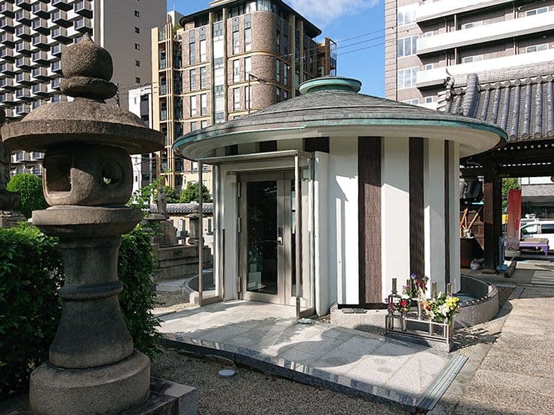 源聖寺墓地