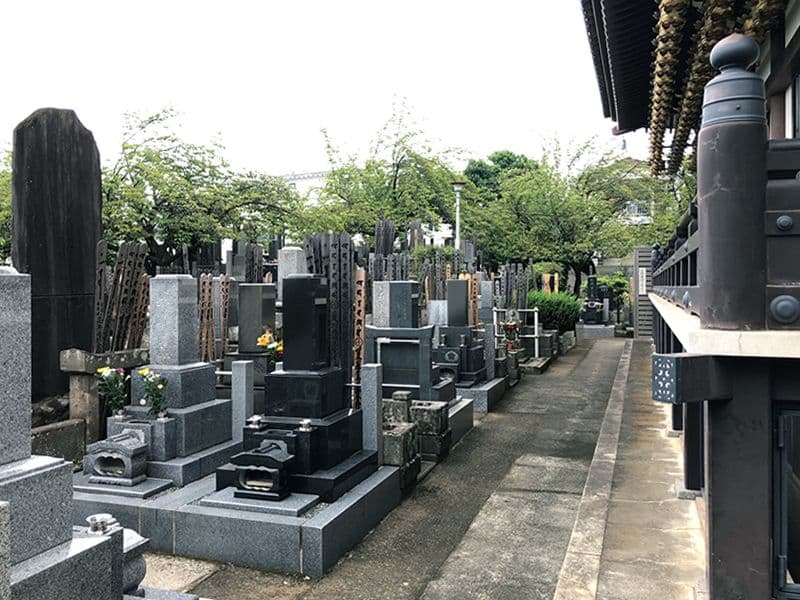 実相院墓苑