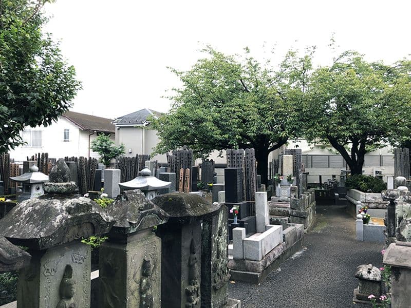 実相院墓苑