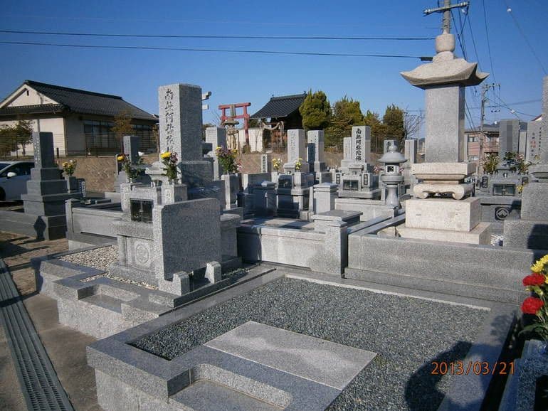 蓮花寺墓苑