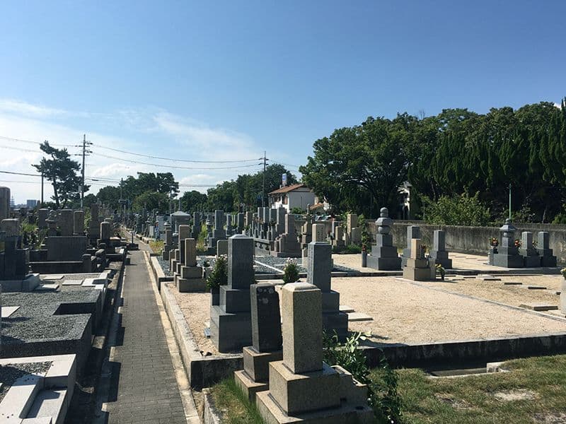 南昌寺境内墓地