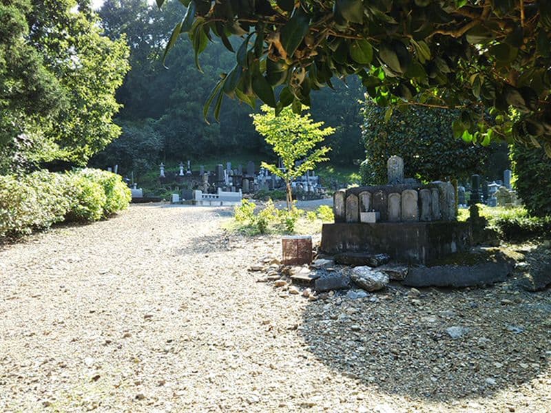 報恩寺墓地