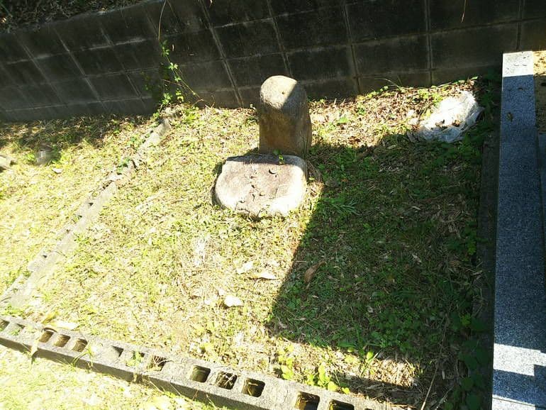 津山市営 八出墓地