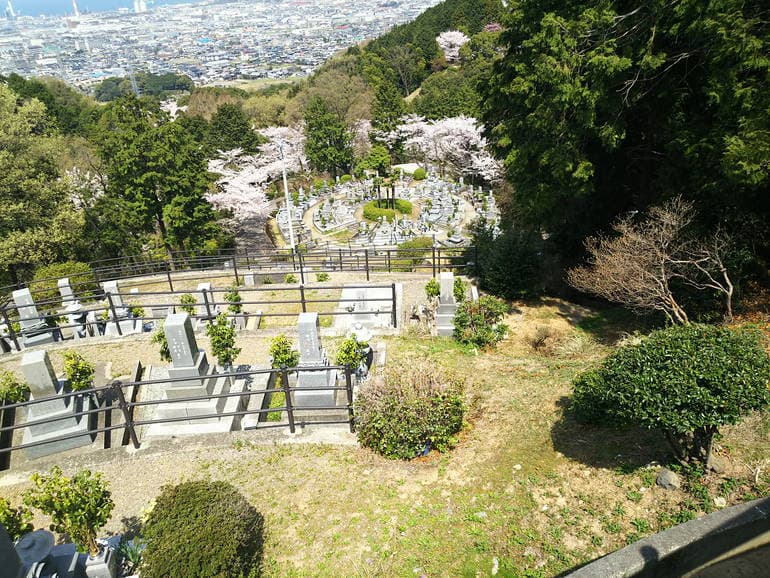四国中央市営 桃山墓園