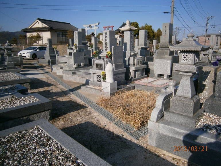 蓮花寺墓苑