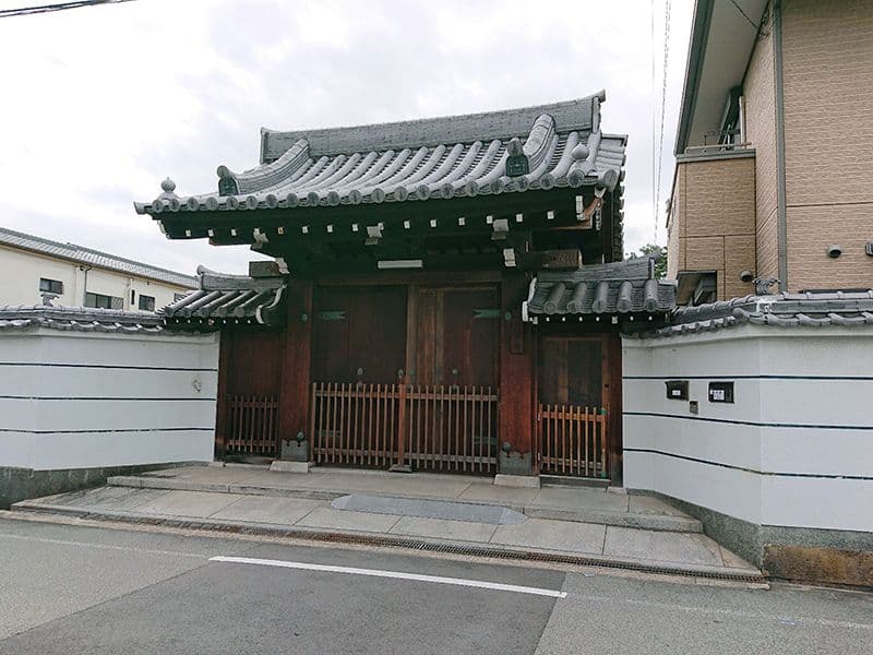 西方寺墓苑