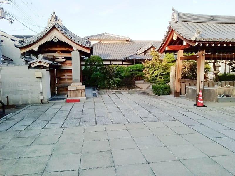 経王寺墓地