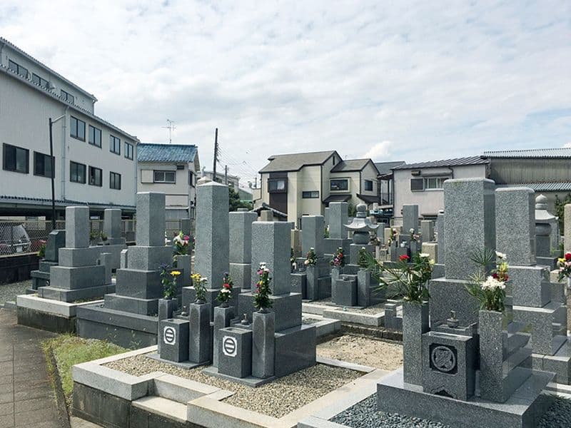 北今在家墓地