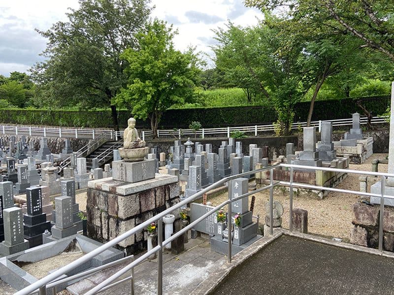 平和公園 松徳院墓地