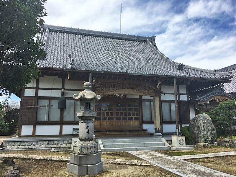 泉徳寺 のうこつうぼ