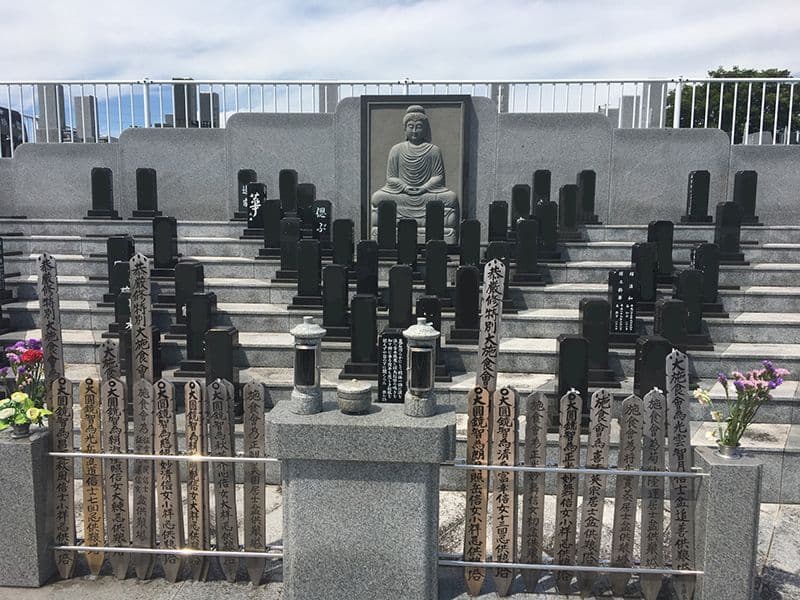 泉徳寺 のうこつうぼ