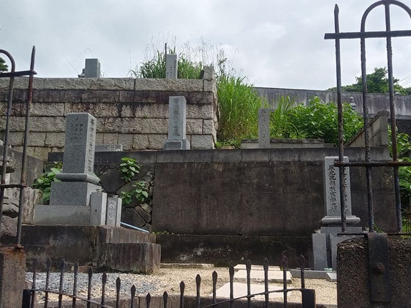 向山墓地