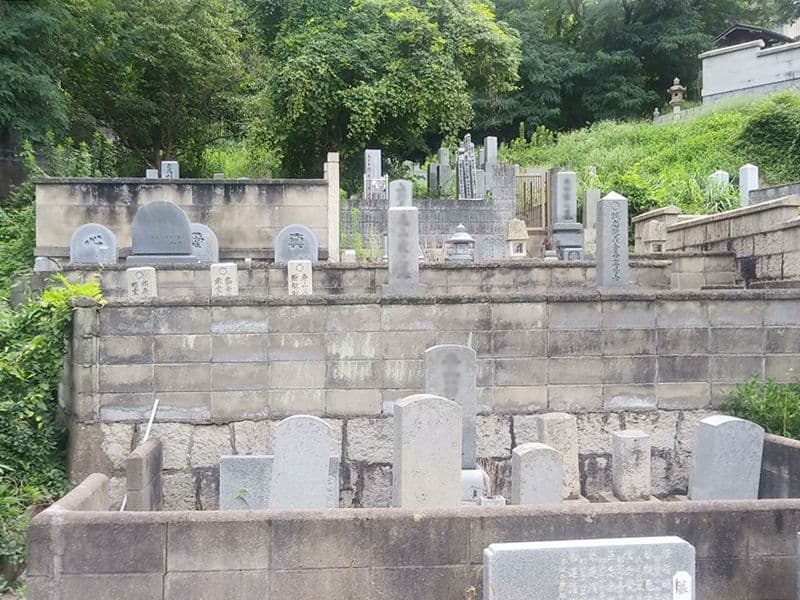 向山墓地
