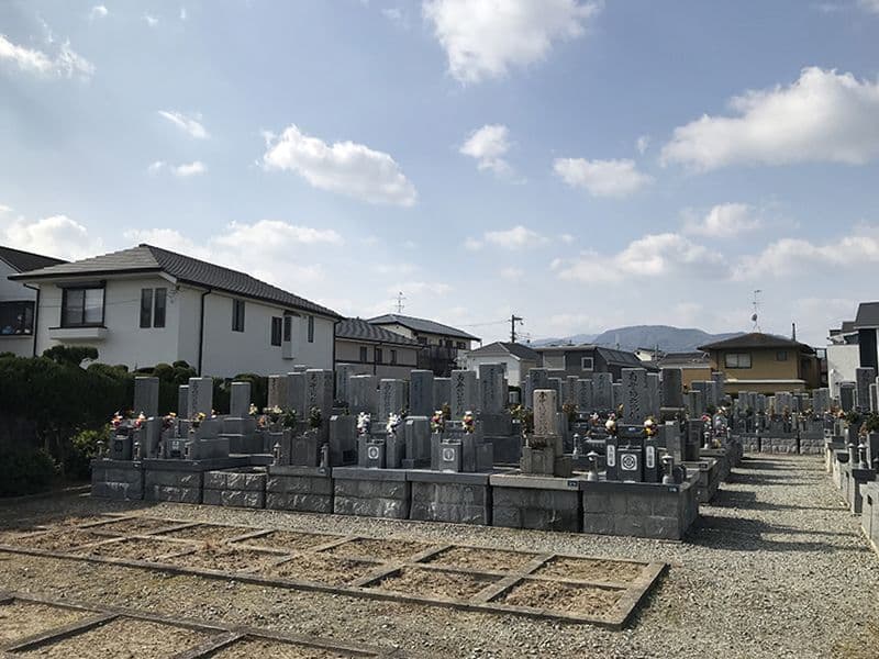 米谷東墓地