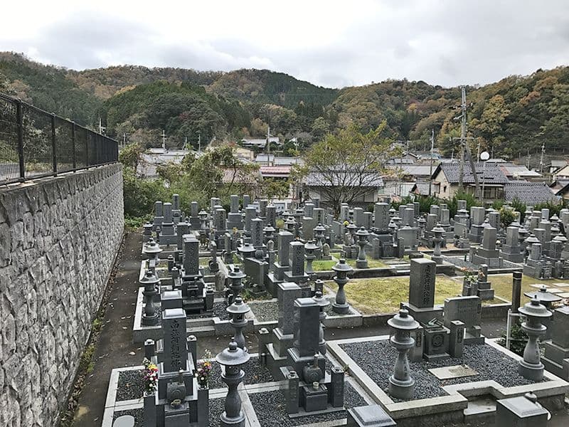 真宗寺墓地