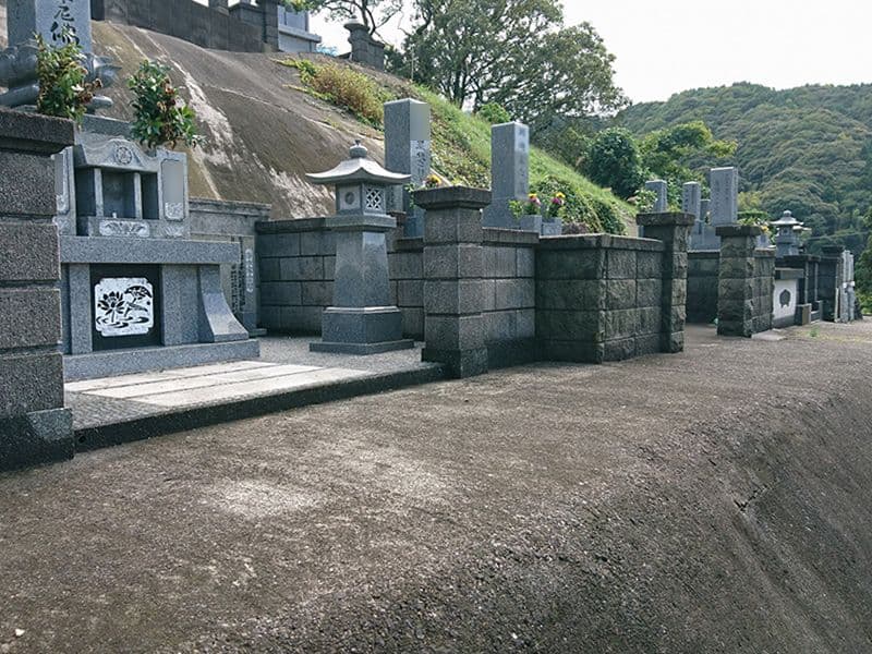 浜田市営 上府三重共同墓地