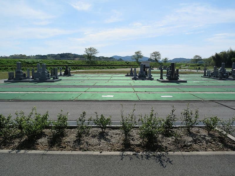 安来墓園
