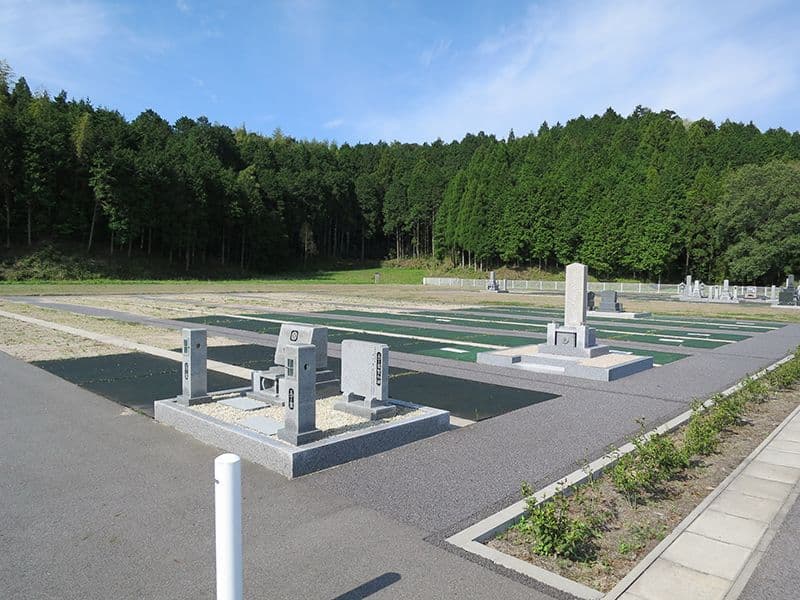 安来墓園