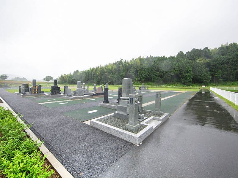 安来墓園