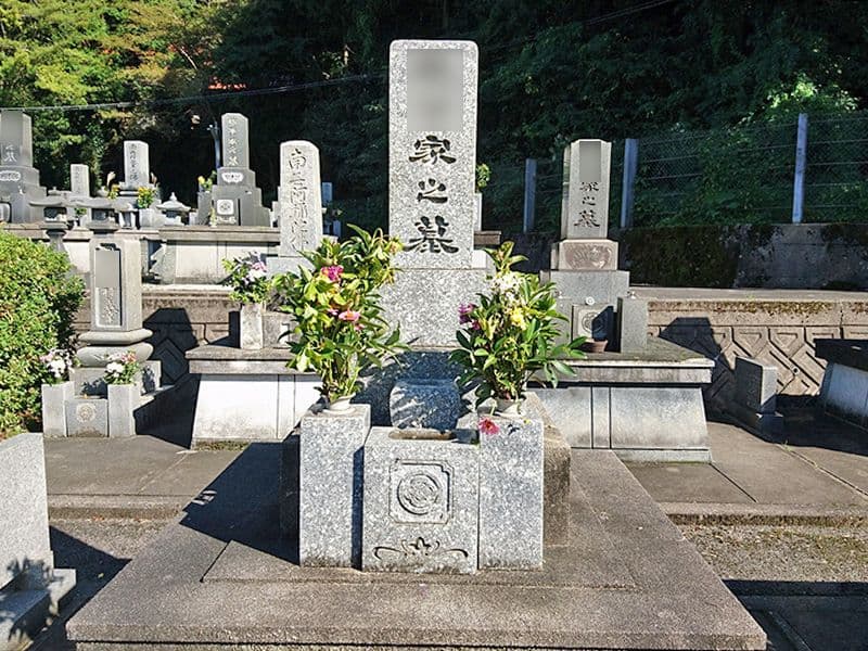江津市営 市村墓地公園