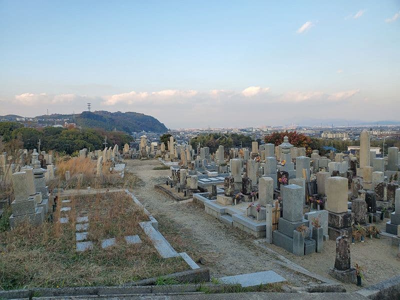 中ノ山墓地