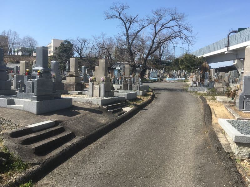 安満共同墓地