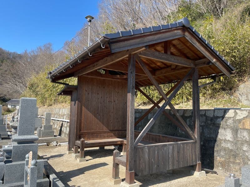 威徳寺墓地