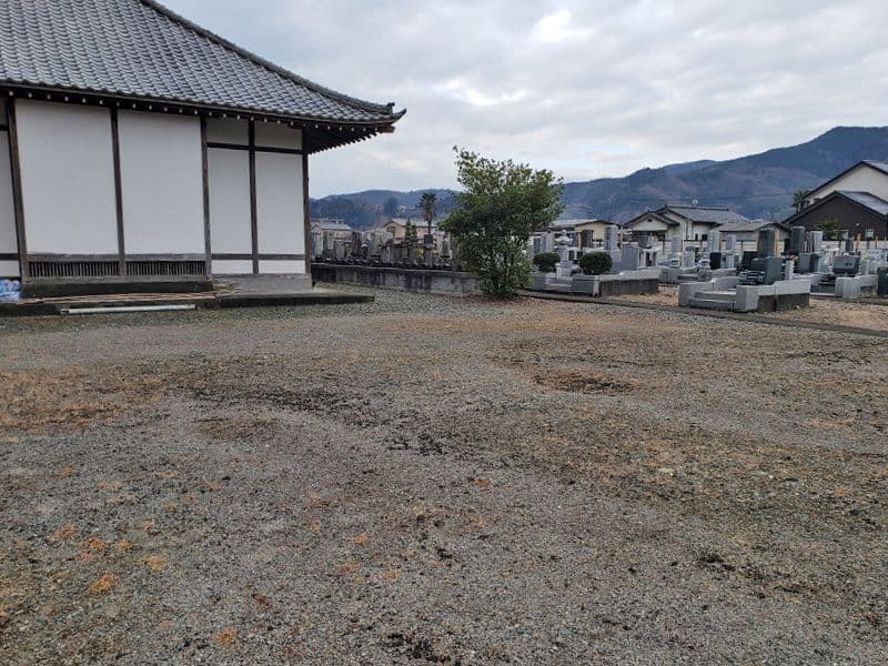 龍台寺墓苑