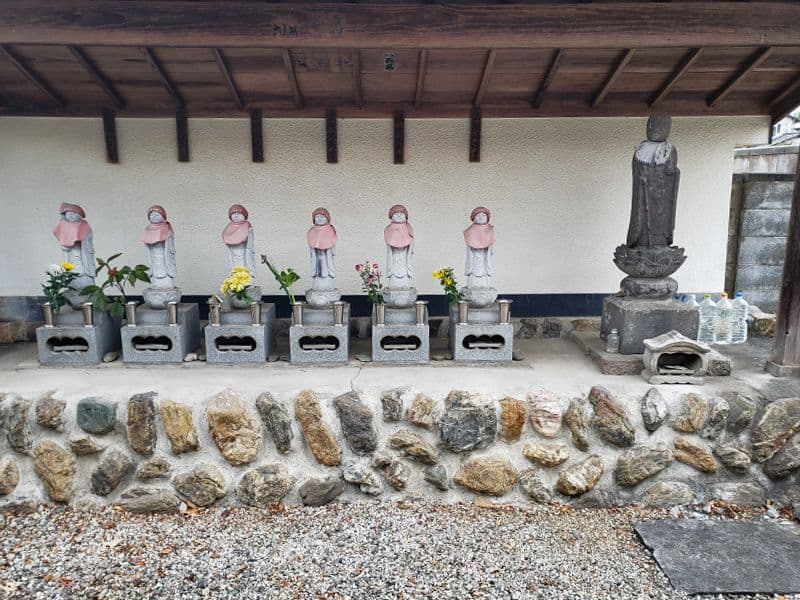 龍台寺墓苑