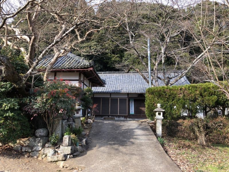 西墓地
