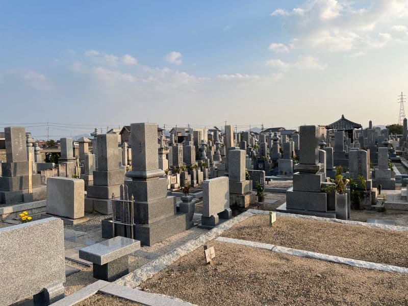 西田墓地