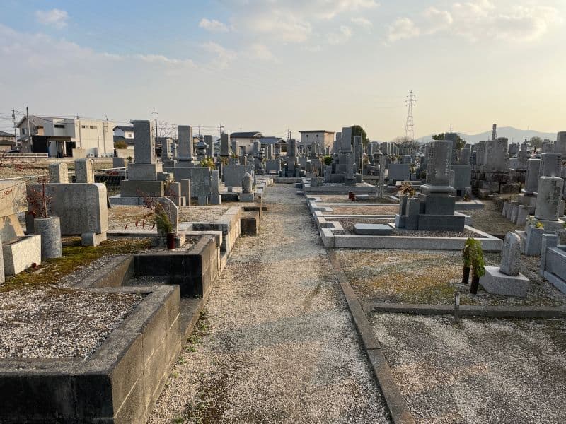西田墓地