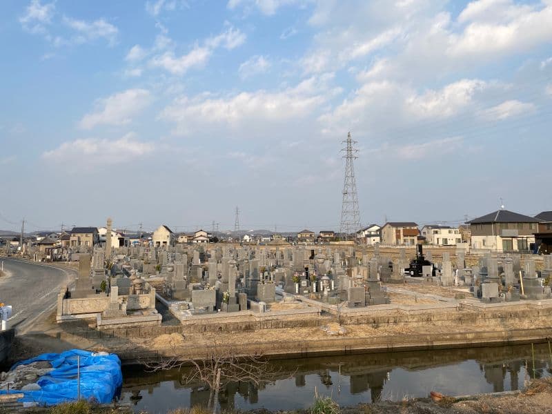西田墓地