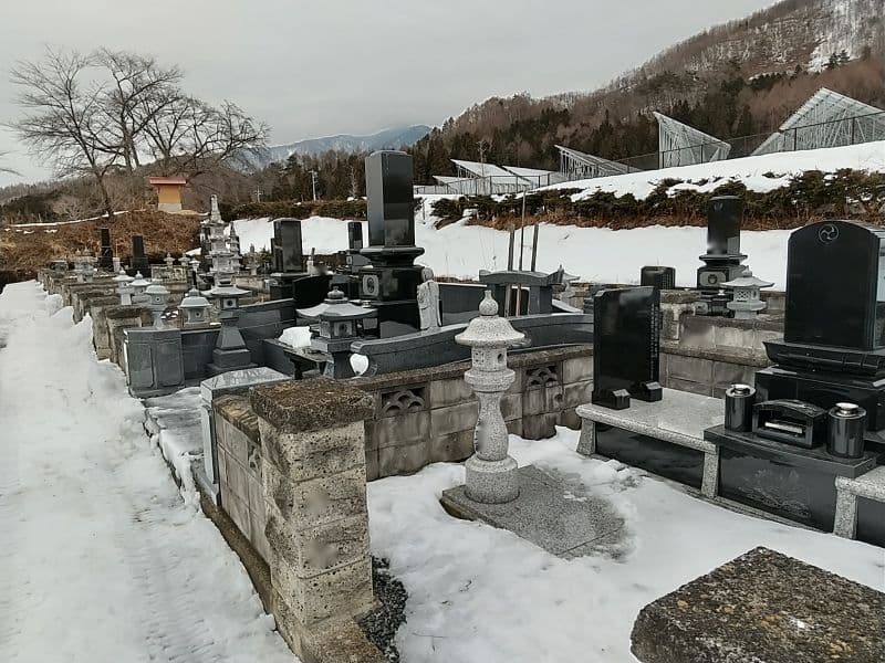沼田市平川墓地