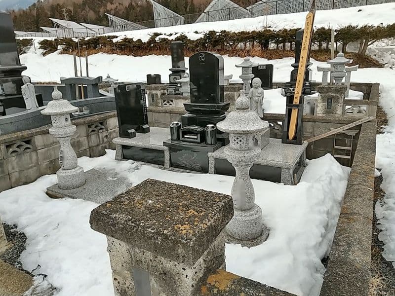 沼田市平川墓地
