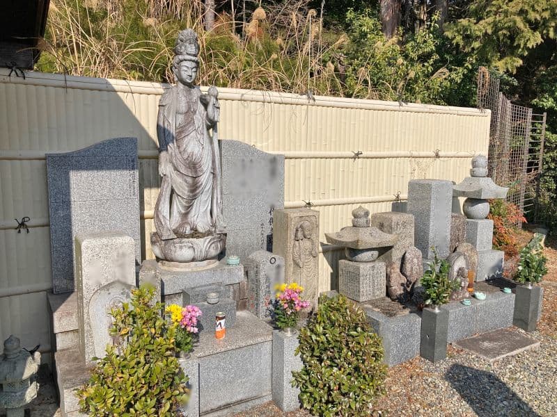 慈恩寺墓苑