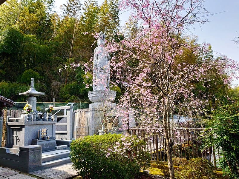 法雲寺墓苑