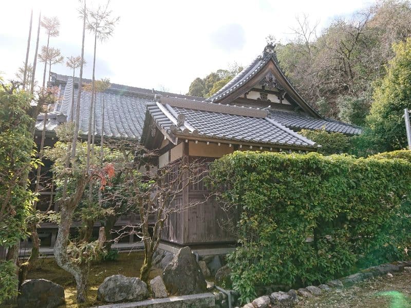 衣笠常修寺墓所