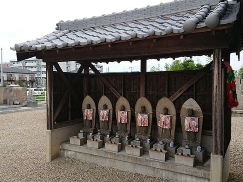 五位堂共同墓地