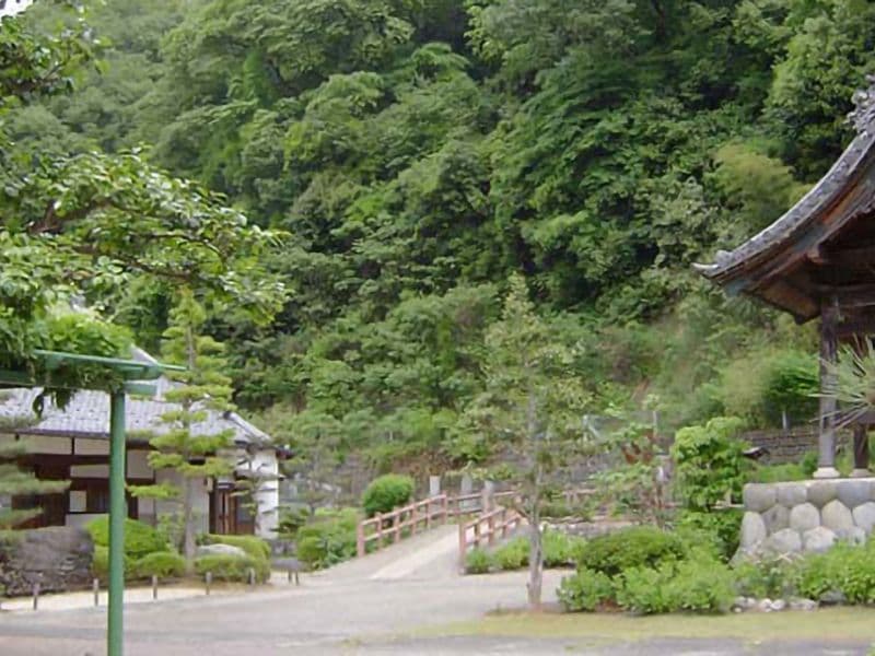 大泉寺墓苑