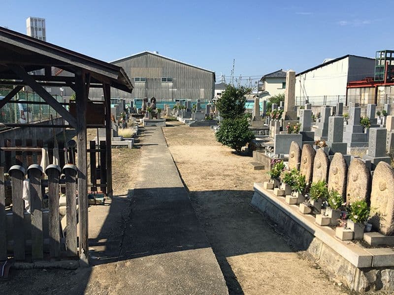 勝部墓地