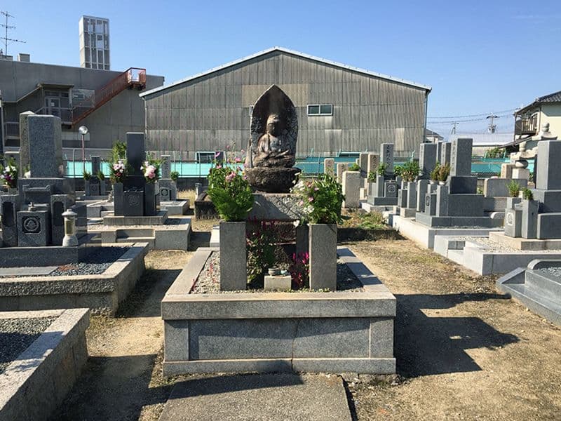 勝部墓地