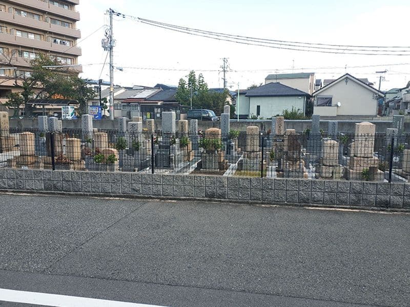 牛立墓地