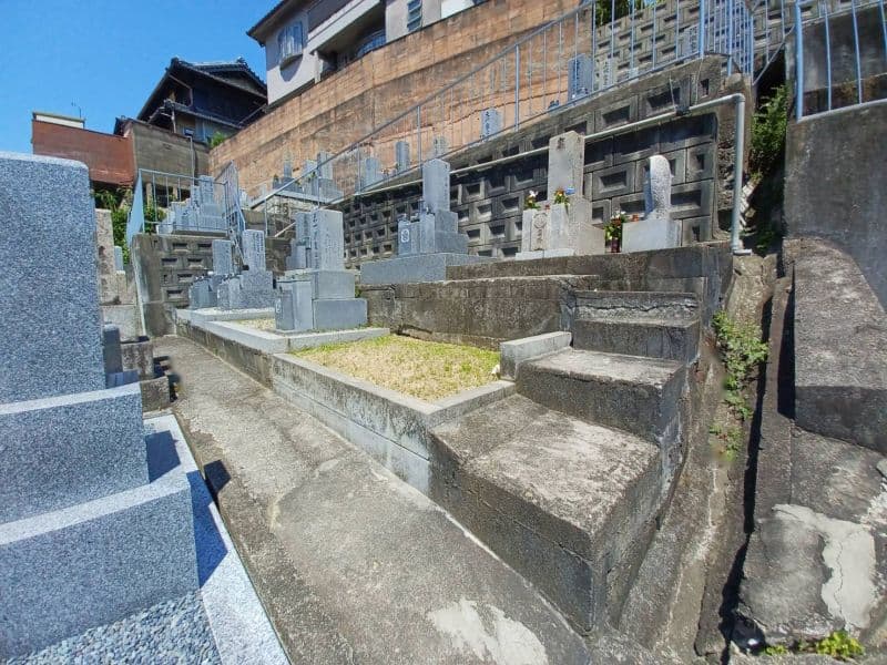 西法寺墓地