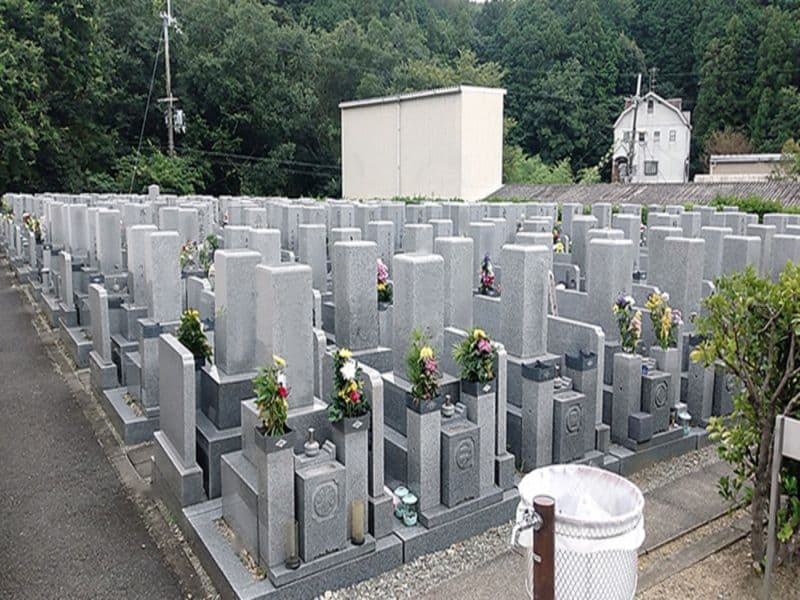 高槻 彫刻の郷墓園