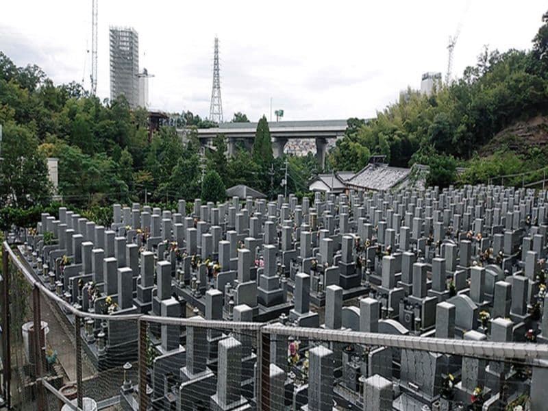 高槻 彫刻の郷墓園